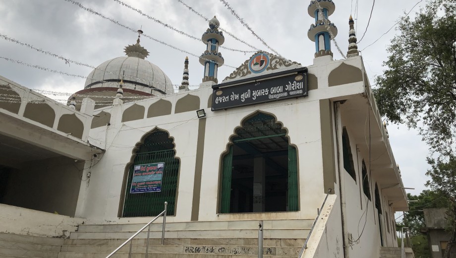 Graves visited this shrine in the Indian state of Gujarat in 2016.